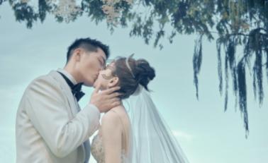 努力向上的铁球